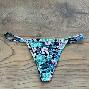 Victoria’s Secret Pink Ribbed Floral Cotton V-String Panty -Small